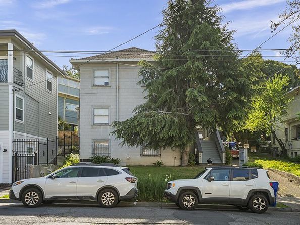 Athol, Oakland CA 94606