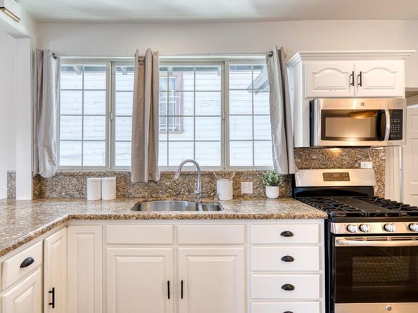 2036 E 20th Street, Oakland CA 94606
