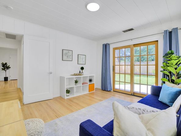 667 Cuesta Drive, Los Altos CA 94024