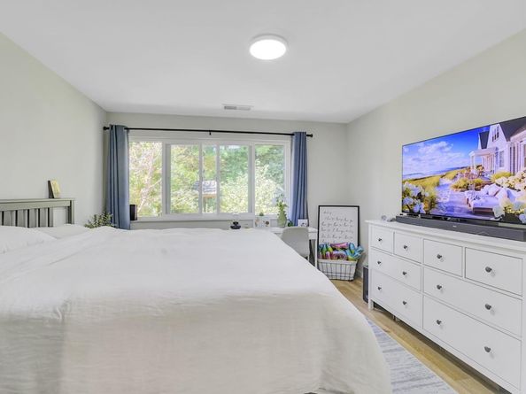 667 Cuesta Drive, Los Altos CA 94024