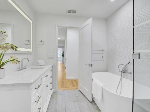 667 Cuesta Drive, Los Altos CA 94024