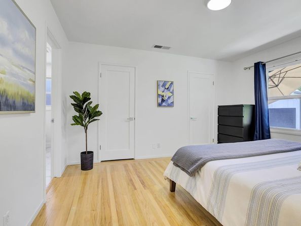 667 Cuesta Drive, Los Altos CA 94024