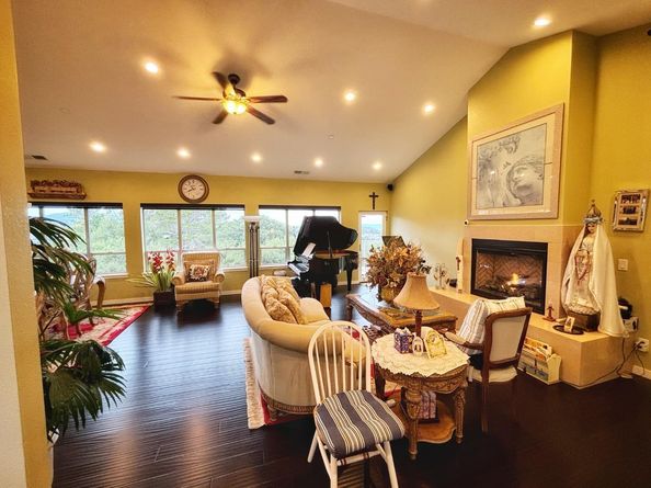 2612 Hallmark Drive, Belmont CA 94002
