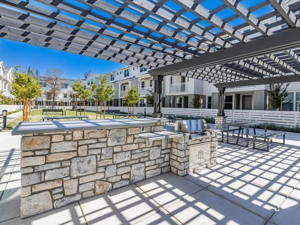 2735 Oak Road, Walnut Creek CA 94597