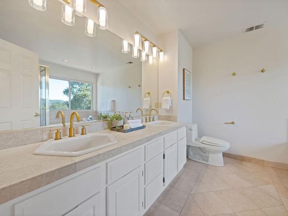 16 Niner Court, Redwood City CA 94062