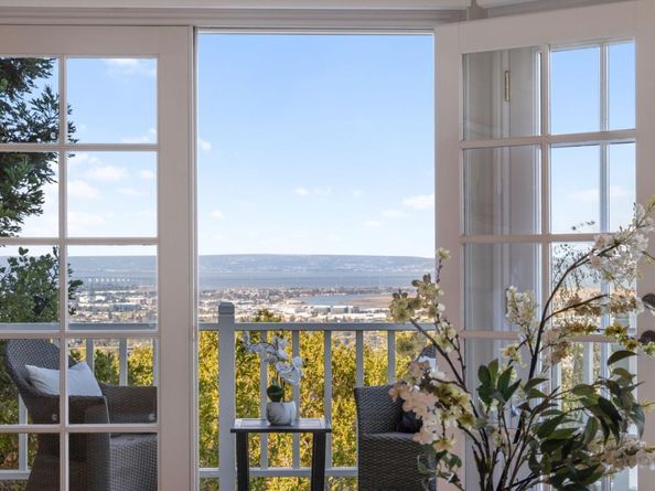 722 Bayview Way, Redwood City CA 94062