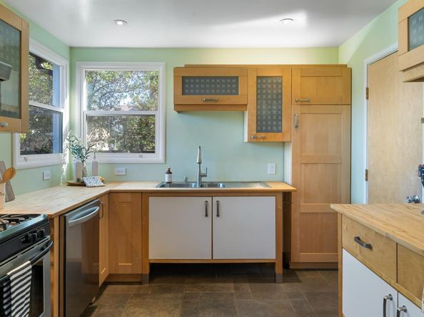 1080 8th Avenue, Redwood City CA 94063