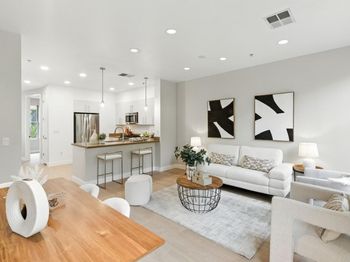 866 Altaire Walk