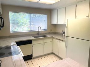 1350 Merrivale West Square, San Jose CA 95117