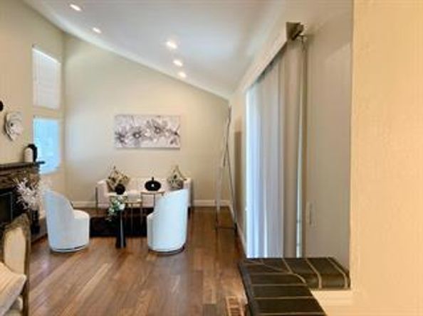 2128 Canoas Garden D, San Jose CA 95125