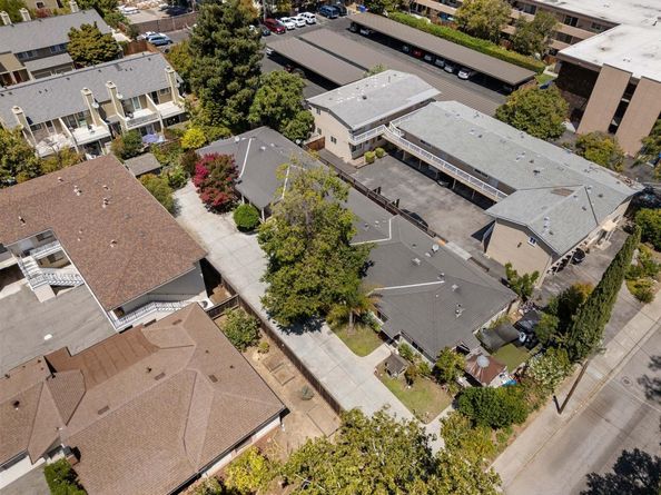 700 Mariposa Avenue, Mountain View CA 94041