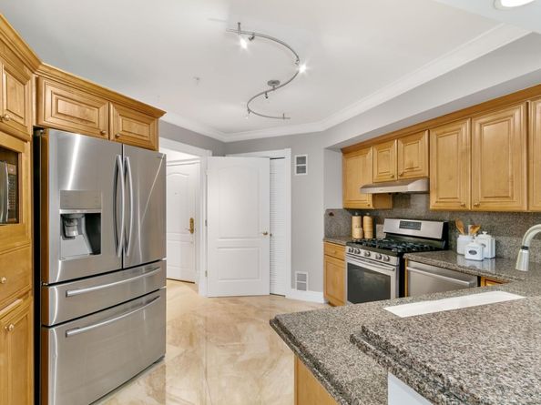1499 Oak Grove Avenue 202, Burlingame CA 94010