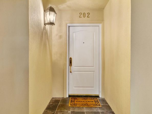 1499 Oak Grove Avenue 202, Burlingame CA 94010