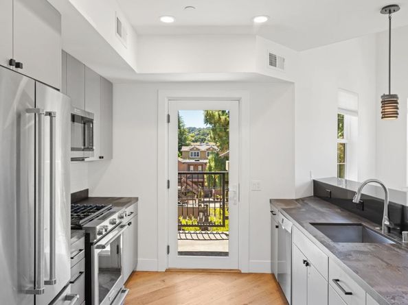 777 Walnut Street 307, San Carlos CA 94070