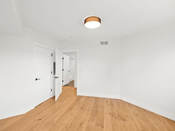 777 Walnut Street 307, San Carlos CA 94070