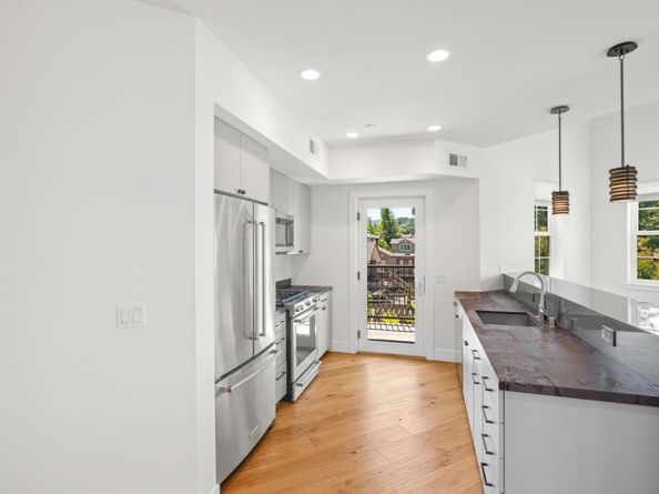 777 Walnut Street 307, San Carlos CA 94070