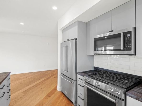 777 Walnut Street 307, San Carlos CA 94070