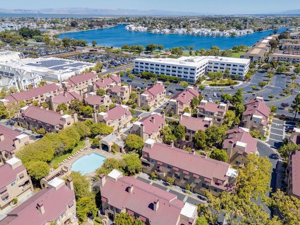 210 Commons Lane, Foster City CA 94404