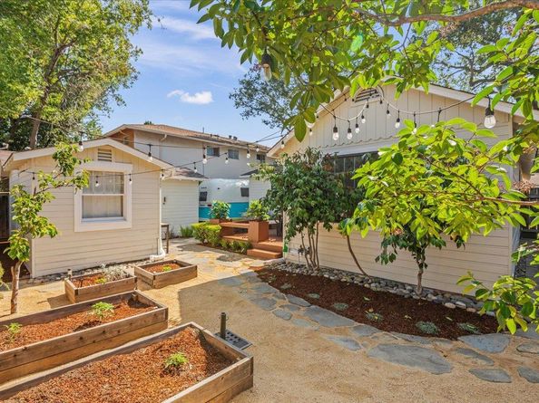 637 Channing Avenue, Palo Alto CA 94301