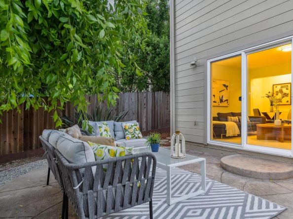 389 Avenue Granada, El Granada CA 94018