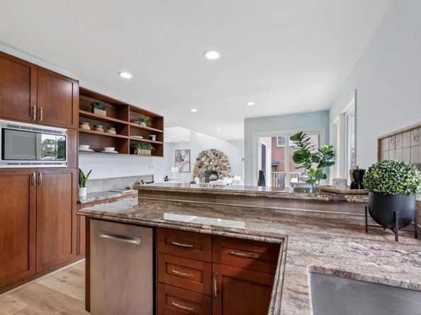 389 Avenue Granada, El Granada CA 94018