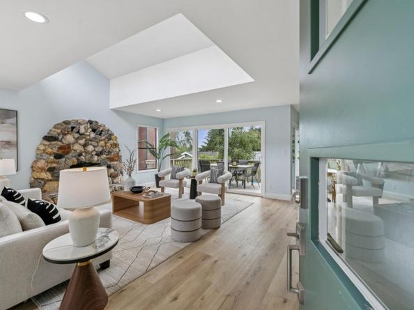 389 Avenue Granada, El Granada CA 94018