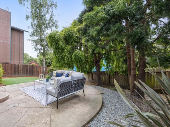 389 Avenue Granada, El Granada CA 94018