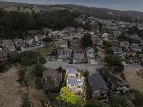 389 Avenue Granada, El Granada CA 94018