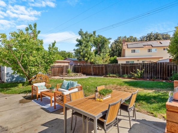1122 Lancelot Lane, San Jose CA 95127