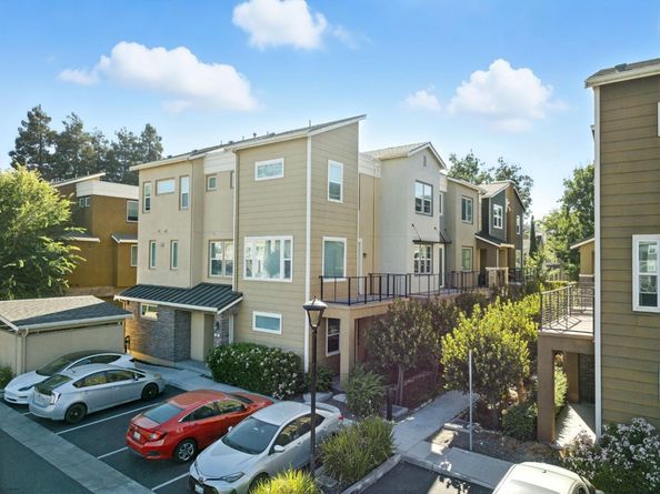 319 Charles Morris Terrace, Sunnyvale CA 94085