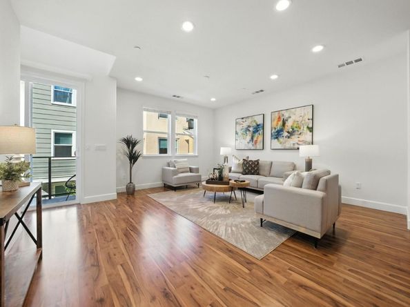 319 Charles Morris Terrace, Sunnyvale CA 94085