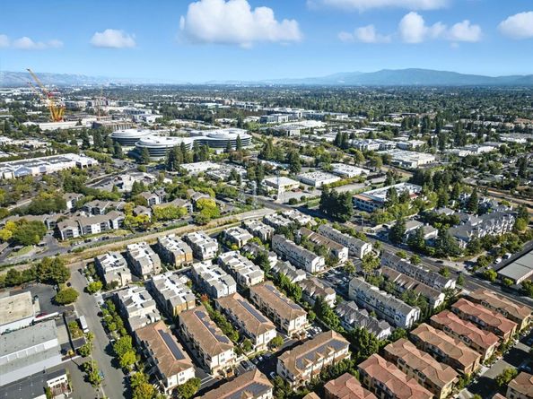 319 Charles Morris Terrace, Sunnyvale CA 94085
