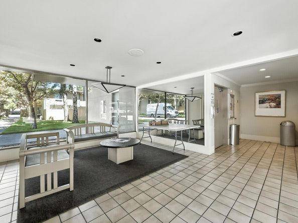 932 Peninsula Avenue 406, San Mateo CA 94401