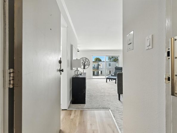 932 Peninsula Avenue 406, San Mateo CA 94401