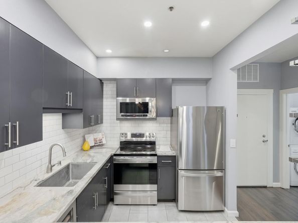 97 E Saint James Street 26, San Jose CA 95112