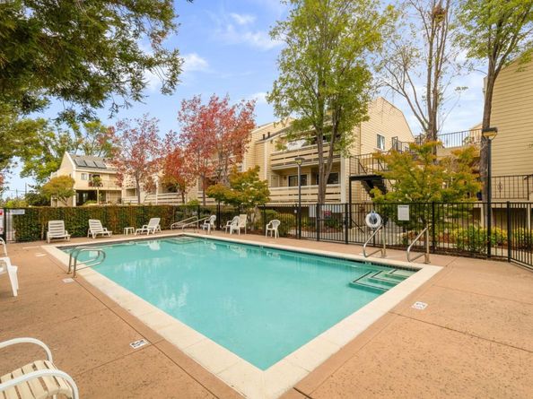 576 W Parr Avenue 1, Los Gatos CA 95032