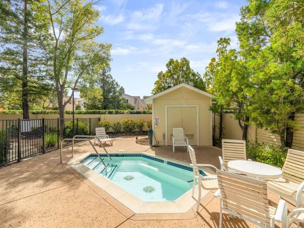 576 W Parr Avenue 1, Los Gatos CA 95032