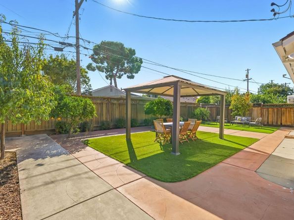 2214 Peachtree Lane, San Jose CA 95128