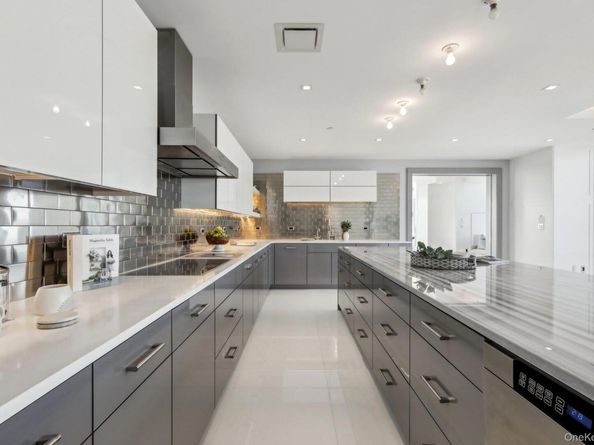 5 Renaissance Square PH41C, White Plains NY 10601