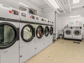 14330 Roosevelt 5J, Flushing NY 11354