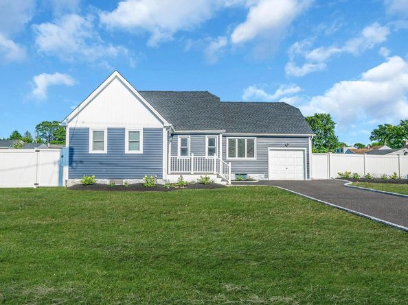 105 Commack Road, North Babylon NY 11703