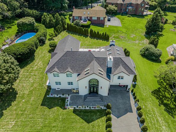 3 Fairview Lane, Glen Cove NY 11542