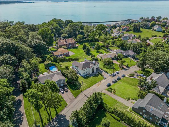 3 Fairview Lane, Glen Cove NY 11542