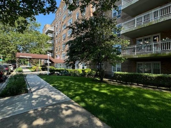 87-10 149th Avenue 5D, Howard Beach NY 11414