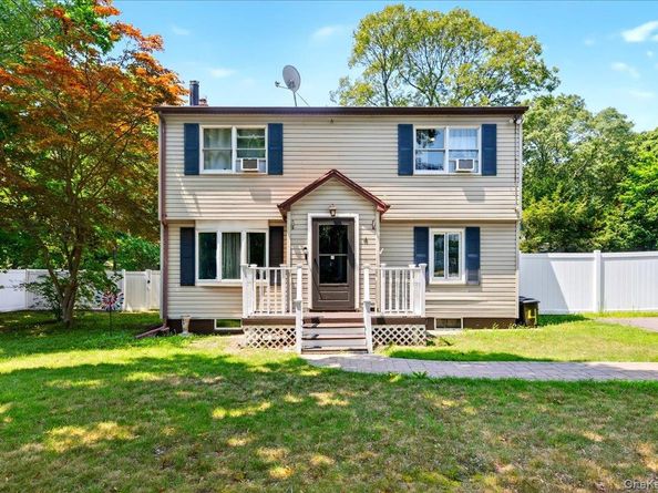 4 Myrtle Lane, Coram NY 11727