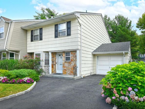 46 Manors Drive, Jericho NY 11753