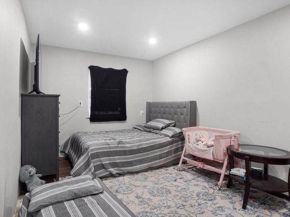 23 Madeline Lane, West Babylon NY 11704