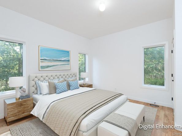 518 Maple Avenue S, Flanders NY 11901