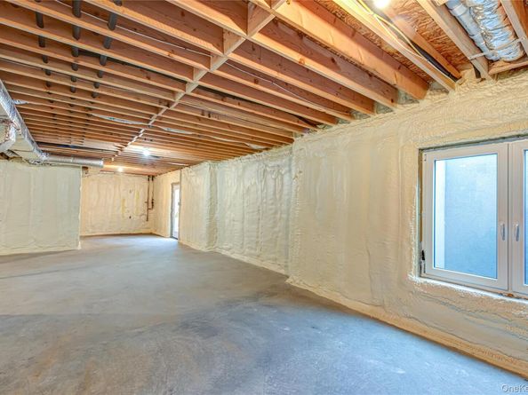 9 E Madison Street, East Islip NY 11730