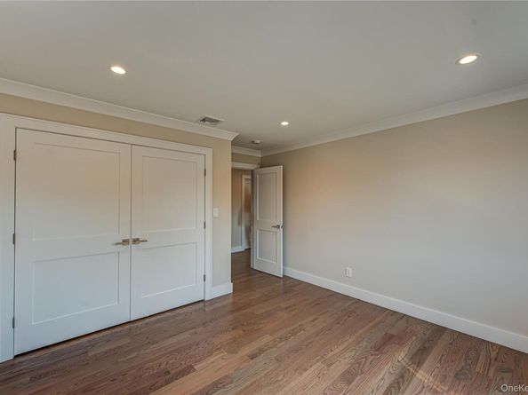 9 E Madison Street, East Islip NY 11730